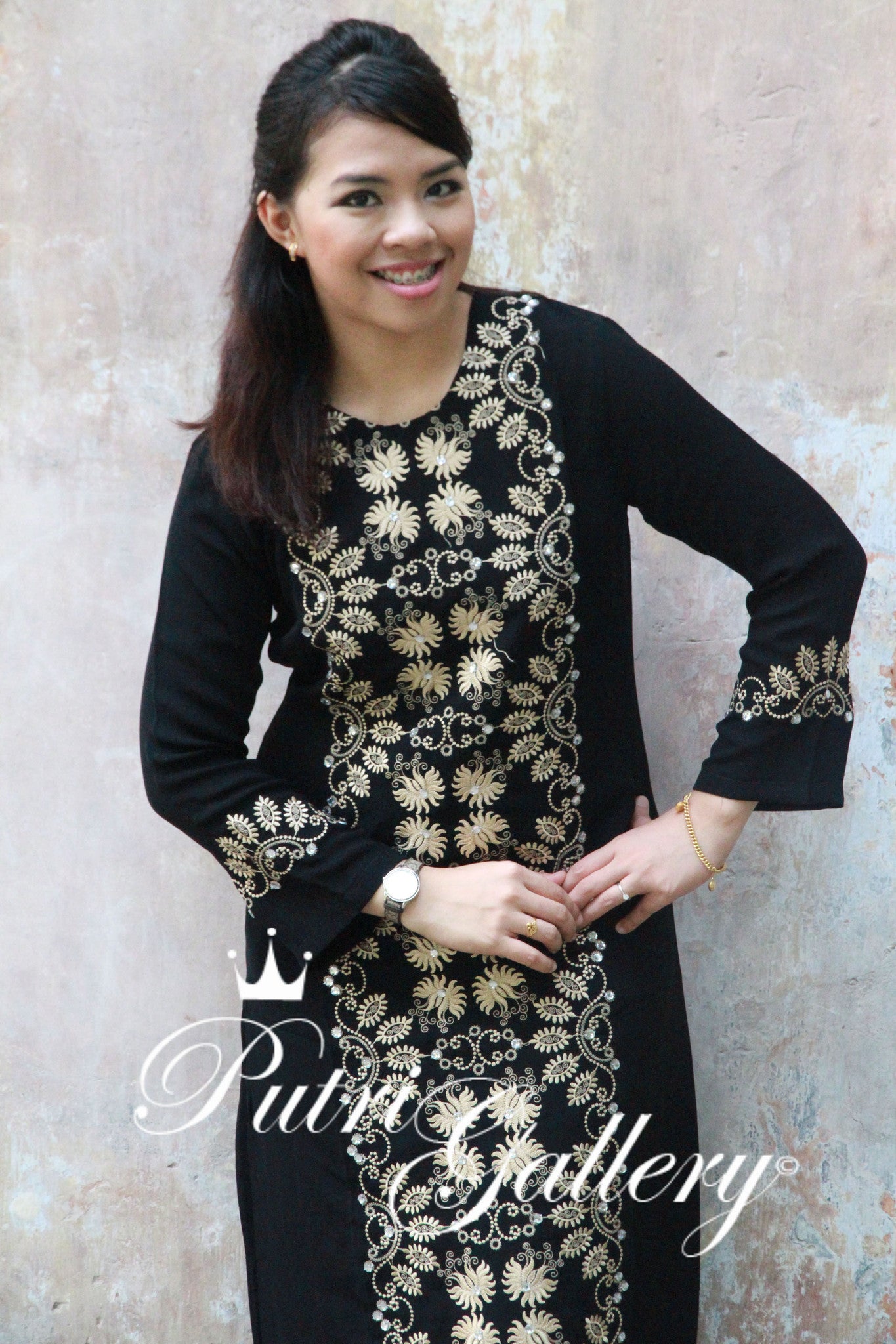 Putri Bunga Abaya
