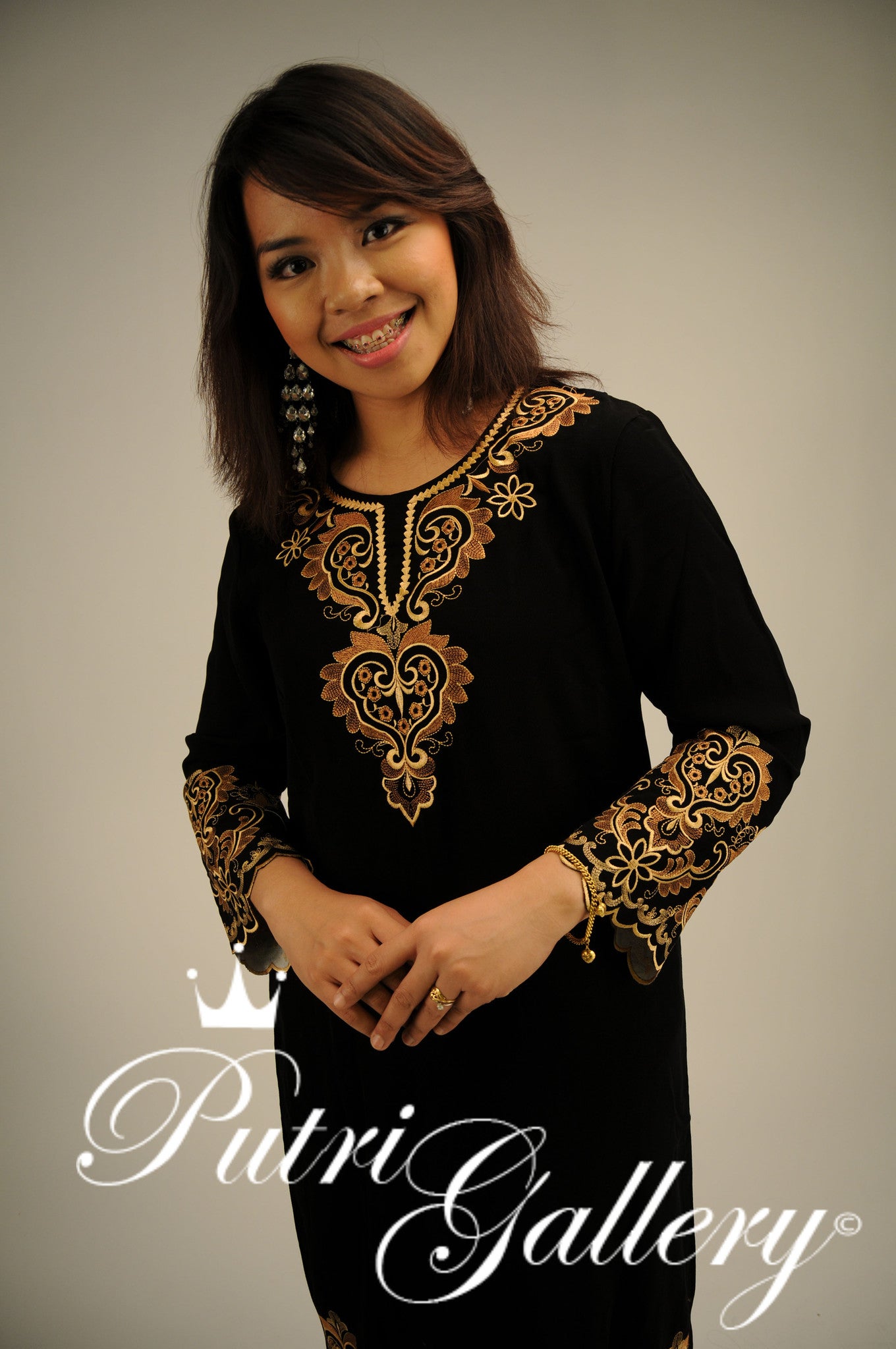 Putri Maya Abaya