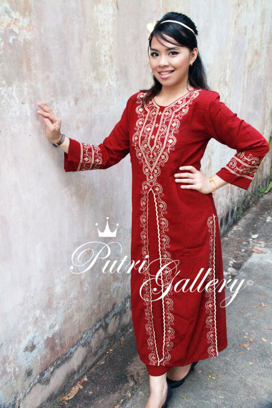 Putri Sarabia In Red